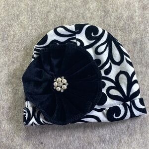 Mud Pie Black and White Baby Beanie Size 0-12 months